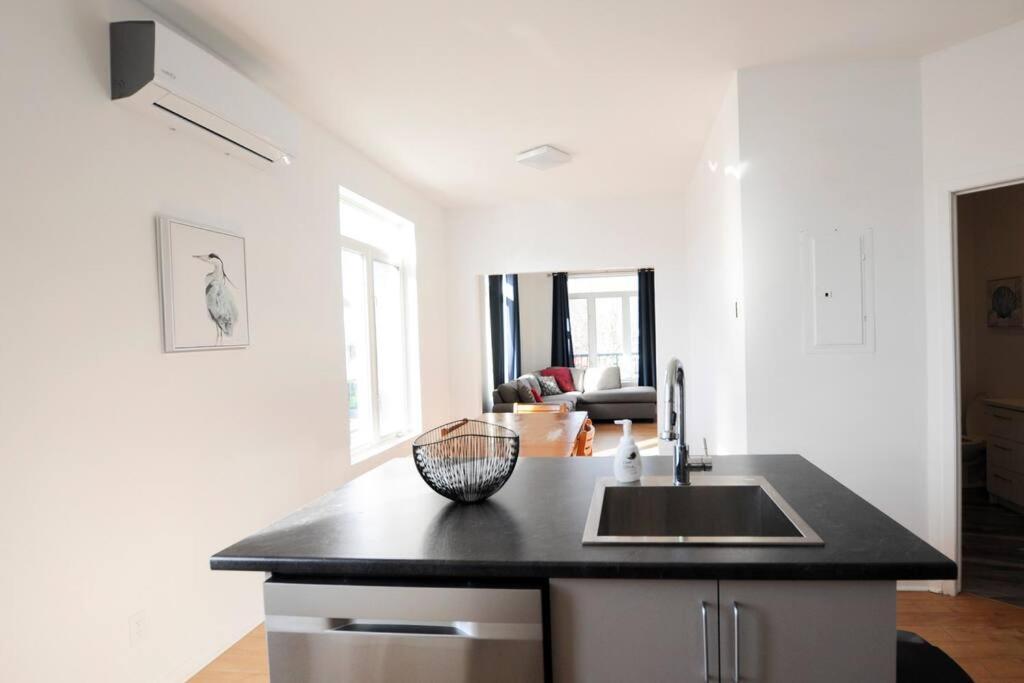 Le 1808 - Spacieux Avec Balcon - Nord De Quebec Apartamento Exterior foto
